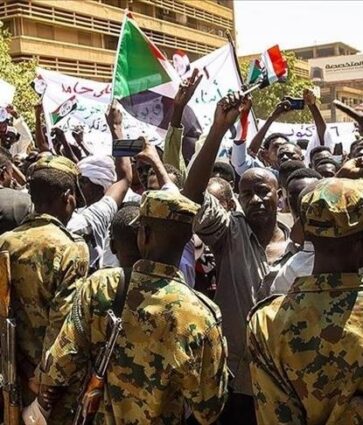 Coup d’État au Soudan: le premier ministre détenu par des forces armées, l’état d’urgence décrété