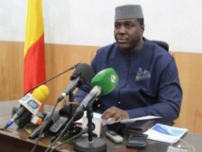 Le ministre de l’administration territoriale, porte-parole du gouvernement, le colonel Abdoulaye Maiga, assure l’intérim du chef du gouvernement malien.