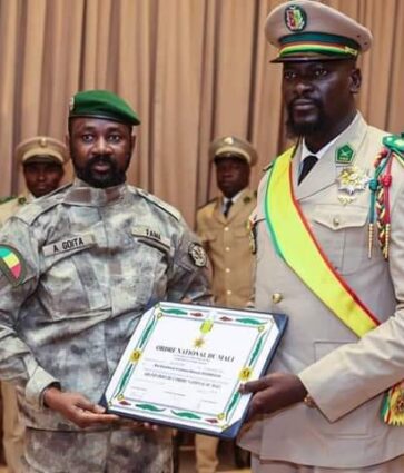 Le Président GOÏTA a élevé son homologue guinéen à la dignité de Grand Croix de l’ordre national du Mali à titre étranger